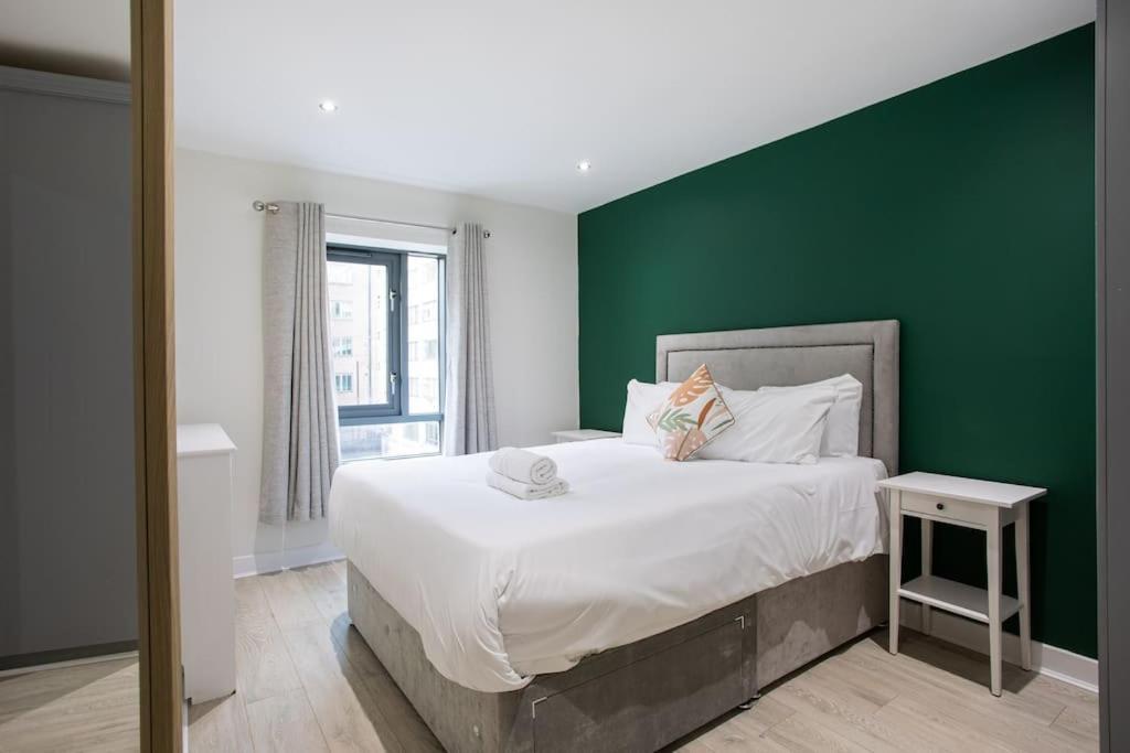 Luxury, Sleeps 6, City Centre ベルファスト エクステリア 写真