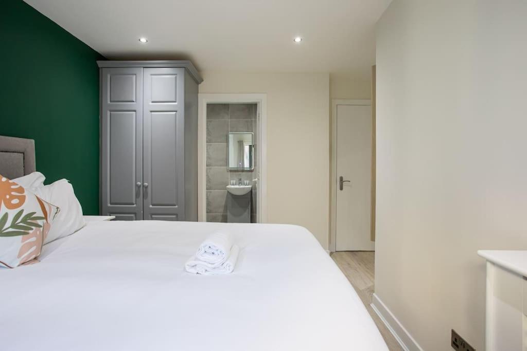 Luxury, Sleeps 6, City Centre ベルファスト エクステリア 写真
