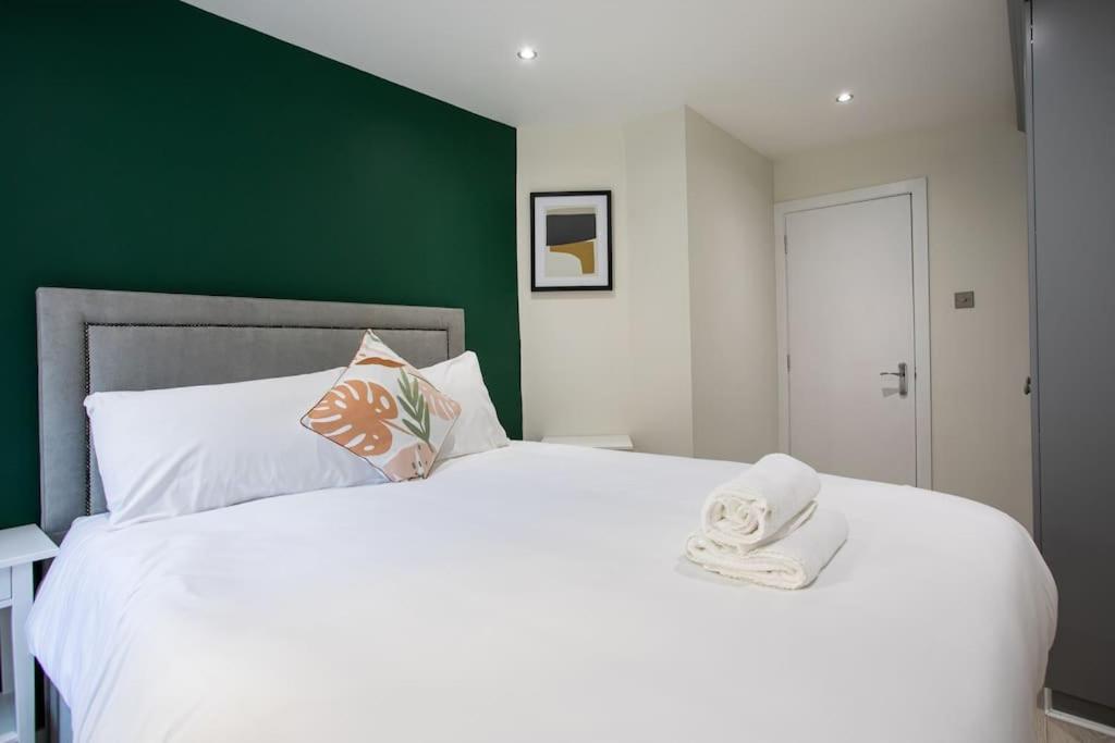 Luxury, Sleeps 6, City Centre ベルファスト エクステリア 写真