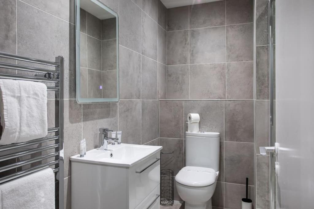 Luxury, Sleeps 6, City Centre ベルファスト エクステリア 写真