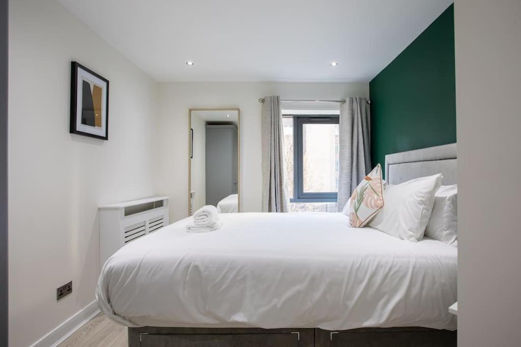 Luxury, Sleeps 6, City Centre ベルファスト エクステリア 写真