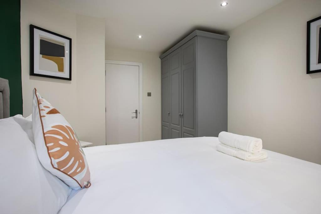 Luxury, Sleeps 6, City Centre ベルファスト エクステリア 写真