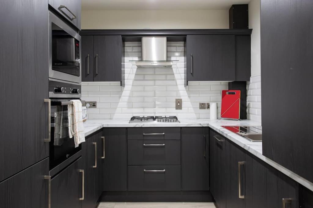 Luxury, Sleeps 6, City Centre ベルファスト エクステリア 写真